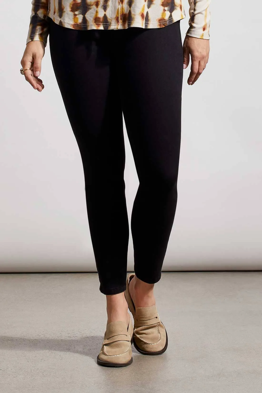 MID RISE PULL ON BLACK ANKLE SKINNY JEAN