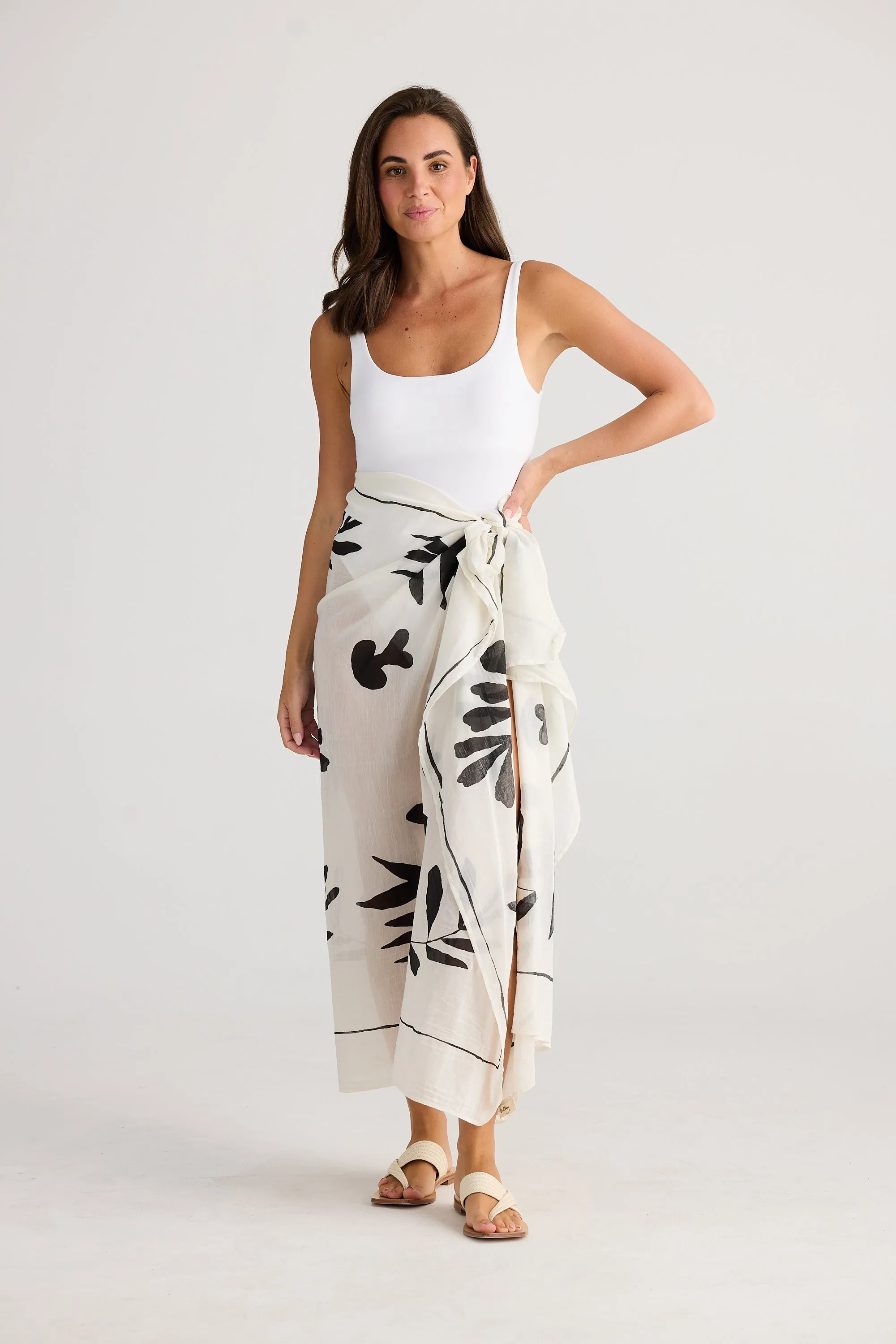 Poko Sarong - Passion Flower Black - Cotton Silk
