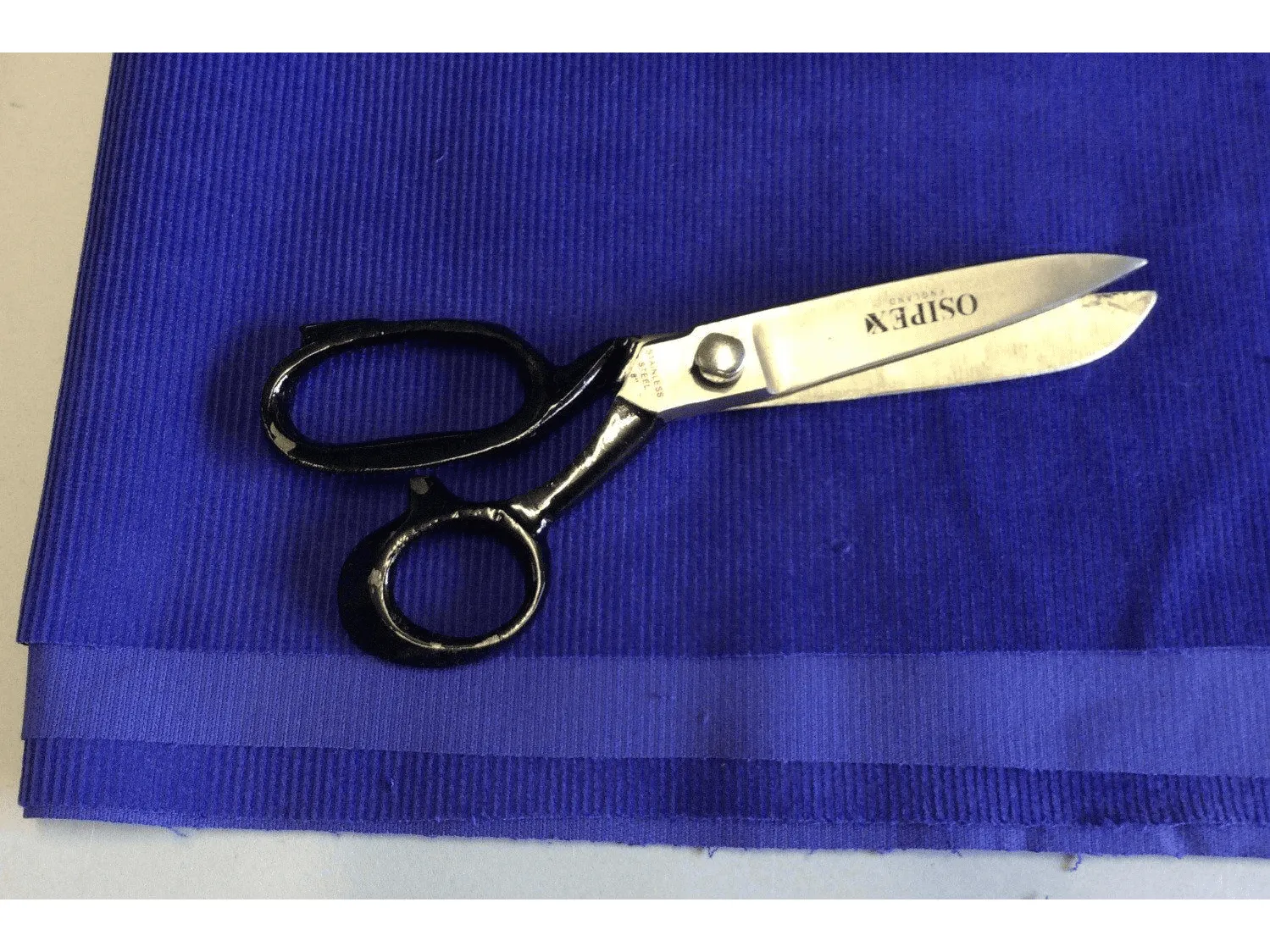 PURPLE  Corduroy  Fabric  - 100% Cotton - 11 wale -150 cms - 290 gsm - Clearance