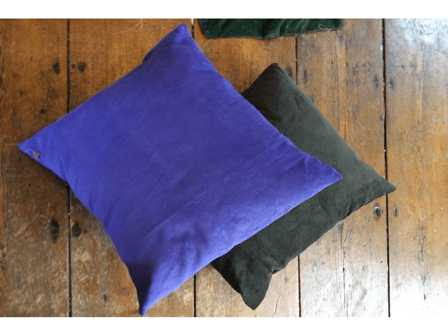 PURPLE  Corduroy  Fabric  - 100% Cotton - 11 wale -150 cms - 290 gsm - Clearance